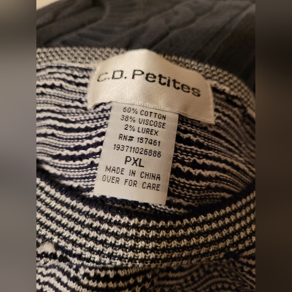 Women's top - Picture 2 of 2